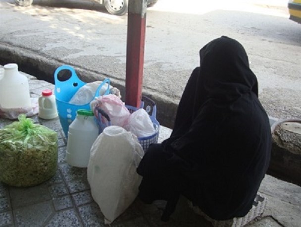 گلایه دامداران روستایی از نبود مرکز خرید شیر