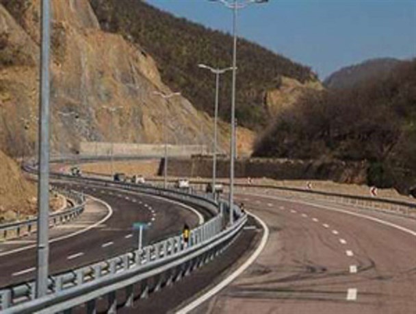 نقطه حادثه‌خیز تجاری در جاده ترانزیت اصفهان_نایین