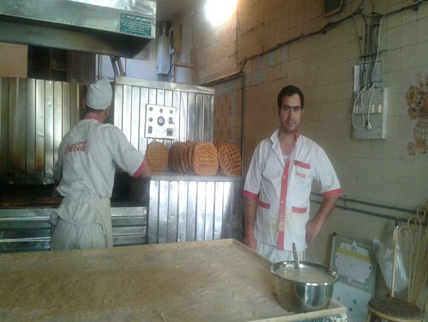 صاحبان مشاغل سخت از روزه‌داری می‌گویند/ گرسنگی و تشنگی خدمت به مردم را تعطیل نمی‌کند