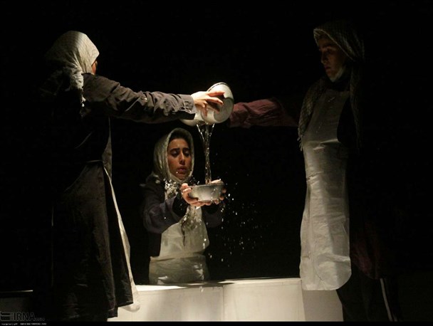 آغاز اکران نمایش‌های جشنواره تئاتر خلاق ایثار