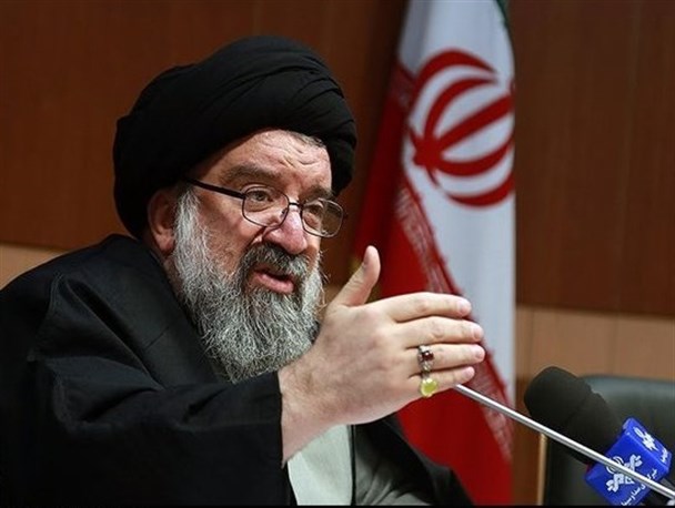 دشمنان همواره به دنبال تخریب عالمان دینی هستند