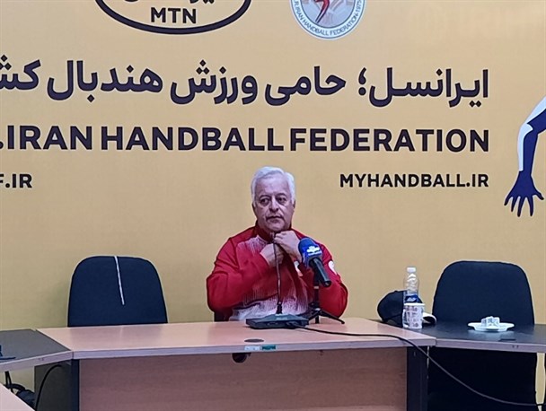 گراپی‌شه: استراتژی‌هایم در هندبال ساحلی ایران، سورپرایز جهانی خواهند بود/ با ذهنیت رقابت و پیروزی راهی یونان می‌شویم