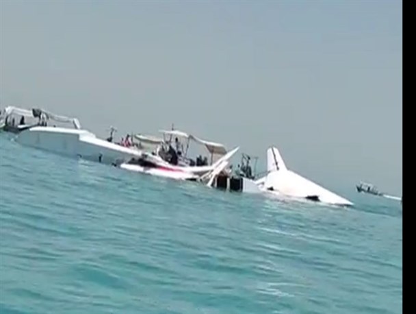 سقوط هواپیمای آموزشی در آب‌های حوالی قشم هرمزگان/ سرنشینان هواپیما در سلامت کامل هستند