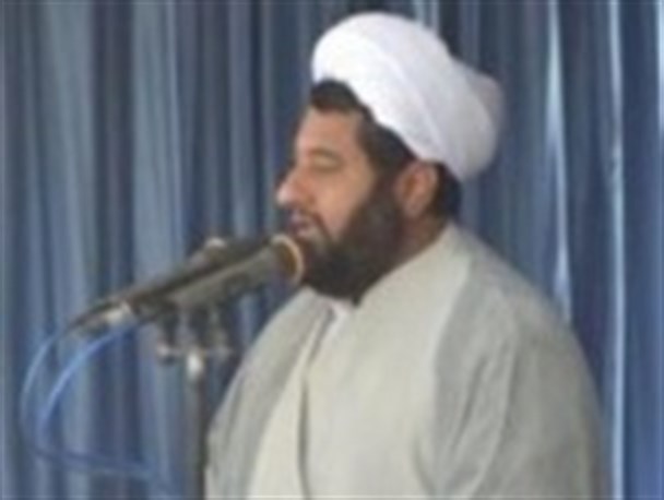 هیج مسئولی حق ندارد ذره‌ای از اصول انقلاب عقب‌نشینی کند