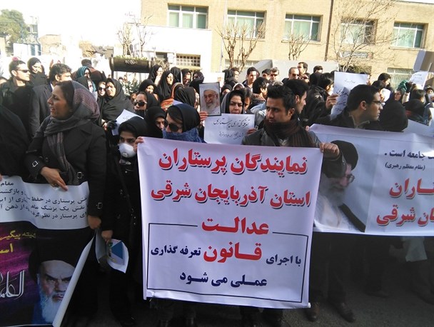 پرستاران تبریزی همچنان معترض/ تهدید به اخراج از سوی مسئولین برخی بیمارستان های تبریز/ وزارت بهداشت همچنان ساکت است
