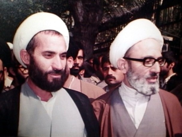 تصویر دیده نشده آیت‌الله مهدوی کنی در کنار شهید حادثه هفتم تیر