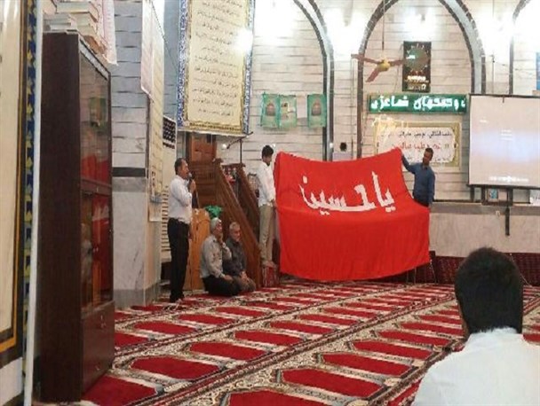 زیارت پرچم حرم امام حسین در مسجد روستای لاله باغ