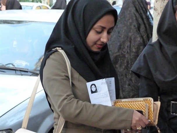 وقتی داوطلبان کنکور امیدی برای اشتغال ندارند/ آزمون سراسری به واسطه بیکاری از تب و تاب افتاده است/ مدرک گرایی و عدم همخوانی رشته تحصیلی با شغل، گریبانگیر جامعه امروز