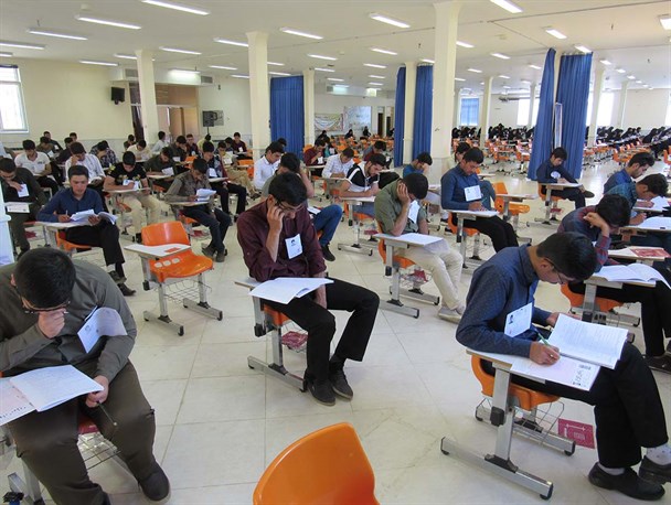 آغاز رقابت 440 کنکوری در فریدونشهر/ کاهش 19 درصدی شرکت کنندگان زن فریدونشهری در کنکور