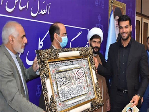 گزارش تصویری|تقدیر از ۳۷ نفر از فعالان مردمی صلح و سازش در بندرعباس