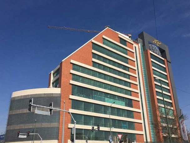 تغییر کاربری و تراکم اضافه از تخلفات مالک برج خلیج فارس است