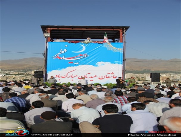 تجلی بندگی خالصانه خداوند در مراسم شکوه مند نماز عید سعید فطر است