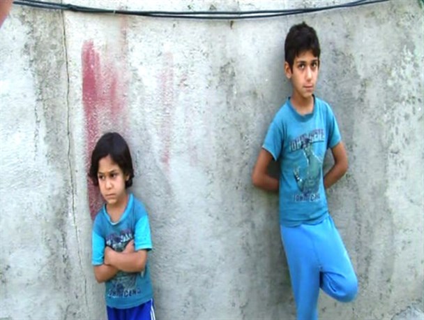 فرزند خانواده نیازمند دیواندره ای: سرپناهی برای زندگی روزمره می خواهیم