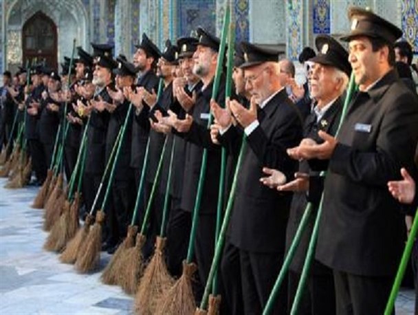 خادمین حرم رضوی مهمان مهریزی ها هستند