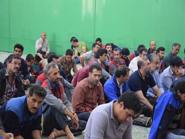 4 ماه است حقوق نگرفتیم وشرمنده خانوادهایمان هستیم/ وعده ها و بی‌توجهی مسئولین، کارد را به استخوان رسانده است