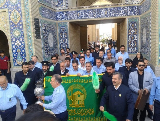 حرم حضرت عبدالعظیم (ع) با پرچم بارگاه رضوی عطرآگین شد + تصاویر