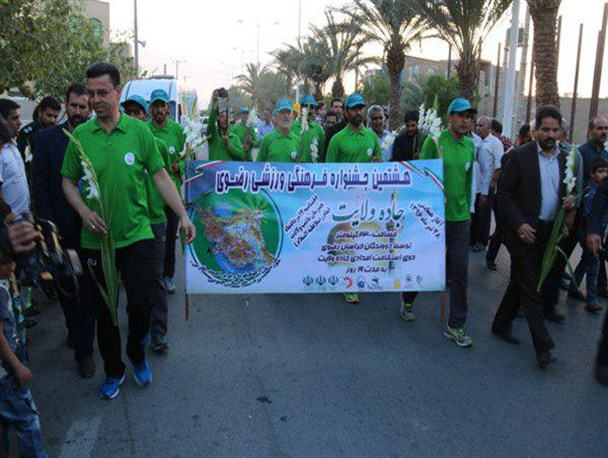 تصاویر/ استقبال از کاروان دوندگان جاده ولایت در بافق