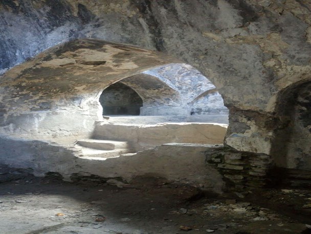 آثار تاریخی در حال تخریب روستای سربرج طرقبه + تصاویر