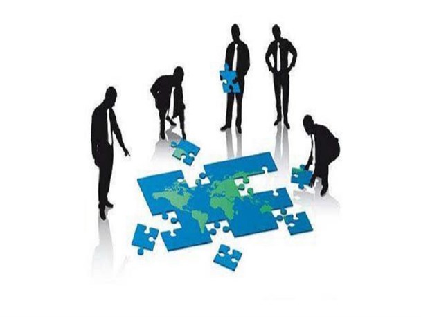 سیاست زدگی مسئولان دولتی/ اظهارات متناقض و تخریب مضاعف مدعیان اعتدال آفت این روزهای سیاست