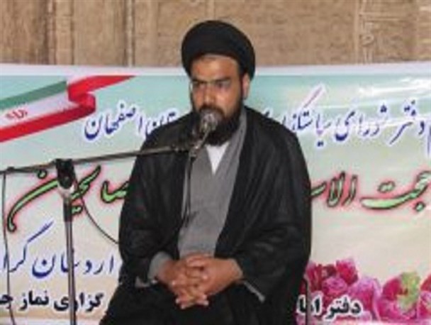 تردد روزانه ۲۷ هزار خودرو در جاده ترانزیت اردستان