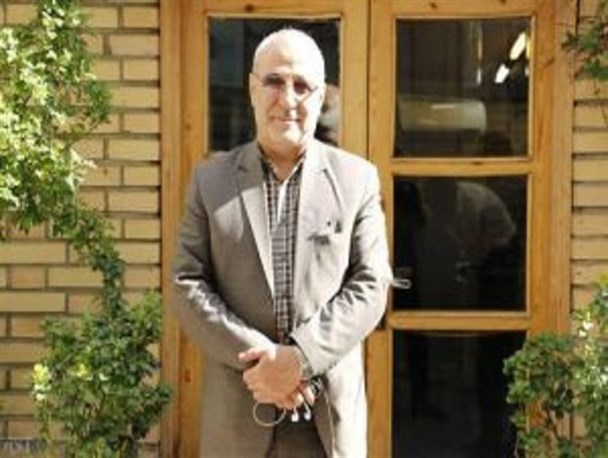 ارائه وام و سود بالای بانکی از معضلات اقتصادی کشور است/ صندوق بازنشستگی تهدیدی برای آینده