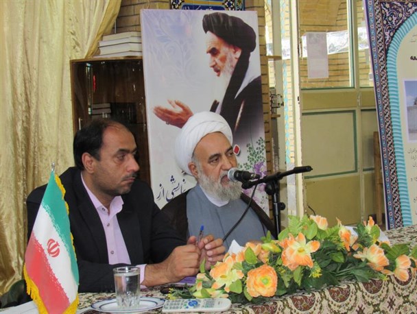 نماز جمعه، نماد وحدت میان امت اسلامی است/ آگاهی بخشی و همبستگی از دستاوردهای نماز جمعه است