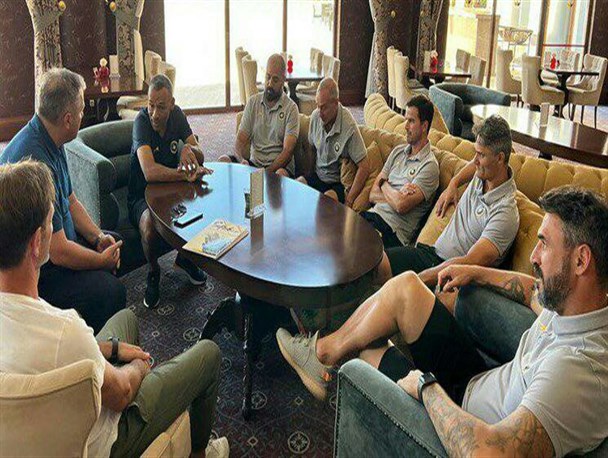 دیدار سرمربی تیم ملی و دستیارش با کادرفنی سپاهان در ترکیه/ گفتگوی اسکوچیچ با مورایس