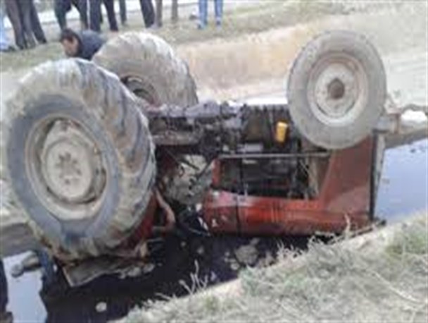 واژگونی تراکتور جان کشاورز کامیارانی را گرفت