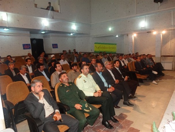 از کارمندان نمونه شهرستان دهگلان تجلیل شد
