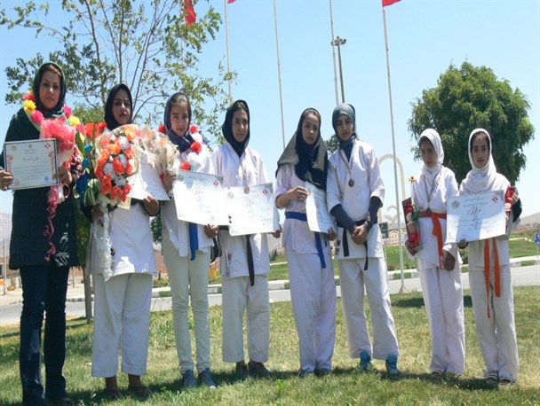 افتخار آفرینی دختران آباده طشک در مسابقات کشوری کیو کوشین