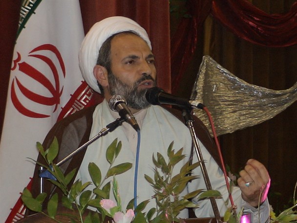 دولت به جای برگزاری کنسرت به فکر معیشت مردم باشد