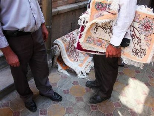 چرا خبری از شور و شوق در بازار فرش تبریز نیست؟/ لطفا برای فرش هم وقت بگذارید!