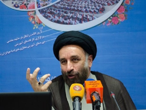 ملتی که خطر نکند لیاقت تمدن را ندارد/ گفتگوی اساتید، موتور محرک دانشگاه است