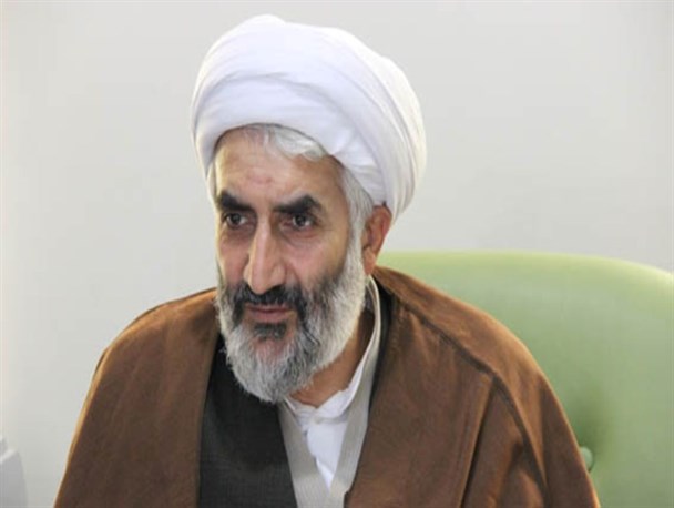 چهره های تاثیرگذار در فرهنگ و دین، مطالبه گر باشند/ از ورود خرافات به مذهب مراقبت شود