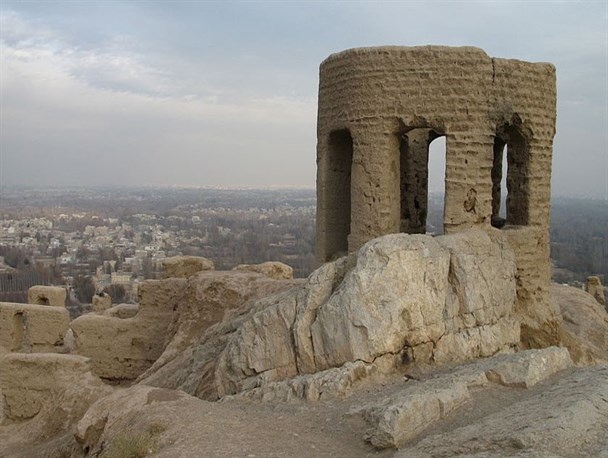 اردستان یک نقطه‌ منحصر به فرد سرزمینی در جغرافیای ایران/ چالش اصلی اردستان موضوع جمعیت است