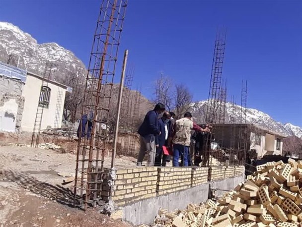 مطالبات بر زمین مانده مهندسان ناظر و طراح در شهر  زلزله‌زده سی‌سخت