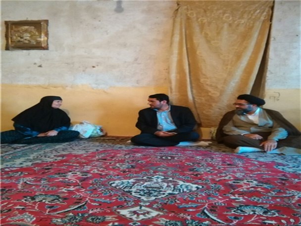 دیدار امام جمعه و مسئولان بنیاد شهید با خانواده شهدای دهدشت+تصاویر