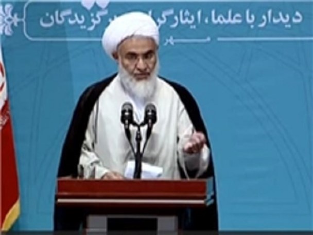 دولت برای تحقق وعده های خود از انسانهای قدرت طلب دوری کند/حل مشکلات مردم به منزله اقامه نماز است