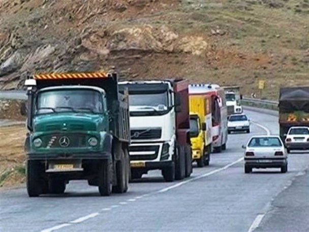 هیچ مشکلی برای تردد و بارگیری کامیون ها در استان سمنان وجود ندارد/ صدور ۵۹۰۰ برگ بارنامه در پایانه های سمنان