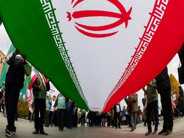 تقابل ایران مدرن با جریان تحریف