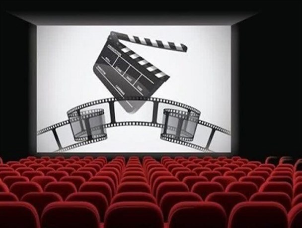 اکران و اجرای دو فیلم و نمایش تئاتر با موضوع دفاع مقدس در اسدآباد