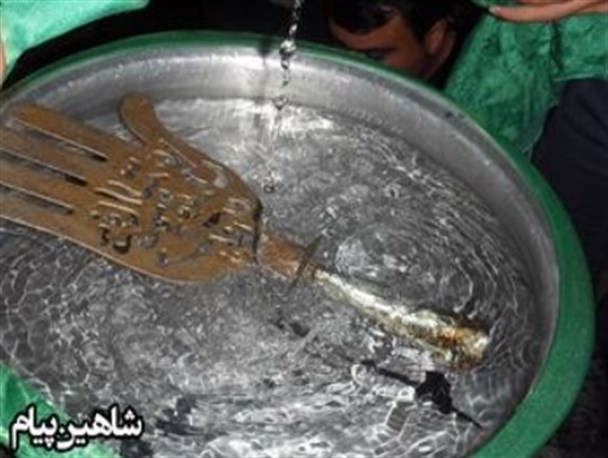 آئین سنتی طشت گذاری در شاهین دژ برگزار شد+ تصاویر