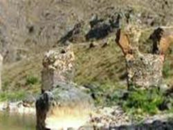 تخریب پل 800 ساله قیزکورپوسی شهرستان کوثر/عکس