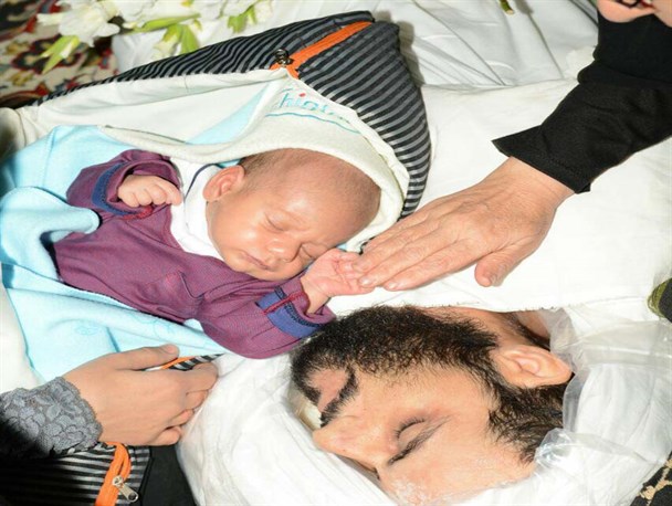 آری امیرحسین! تا حرمله ها هستند، سجادها مدافع حرم زینب می شوند