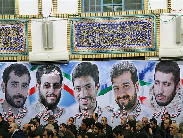 گزارش تصویری/ وداع با پیکر شهید سجاد طاهرنیا در حسینیه حضرت ابوالفضل رشت