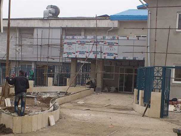 بیمارستان ۳۲ تخت خوابی سیب و سوران تحویل پیمانکار جدید شد