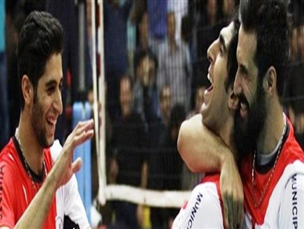 فلامینگوها با دست پر به تهران می روند/ والیبال مشهد حریف ارومیه نشد