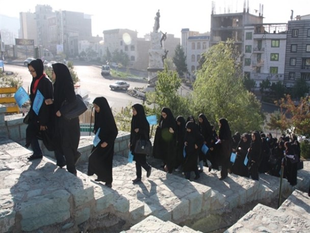 تجمع دانشجویان دختر استان البرز با عنوان نهضت ما زنده ایم/تصاویر