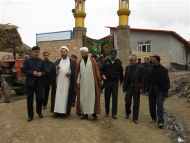 قول مساعد بخشدار برای حل مشکلات اهالی روستای بیشک