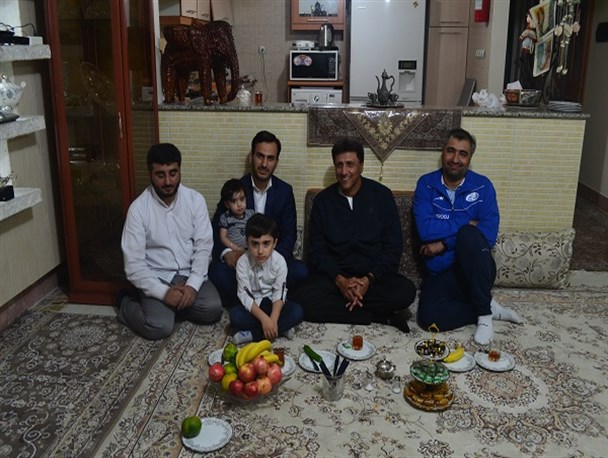 حضور سرمربی لیگ برتری فوتبال در منزل قاری بین الملی قرآن+تصاویر